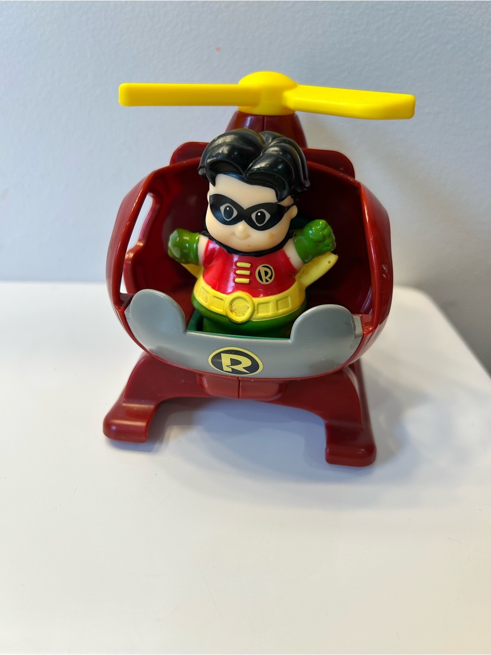 0122. Fisher-Price Robin Helicopter